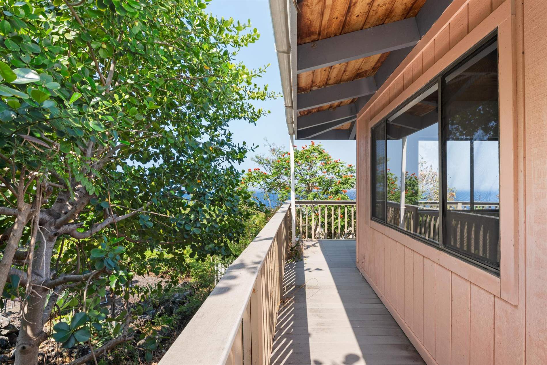 87-3205 Guava Rd, Captain Cook, HI 96704