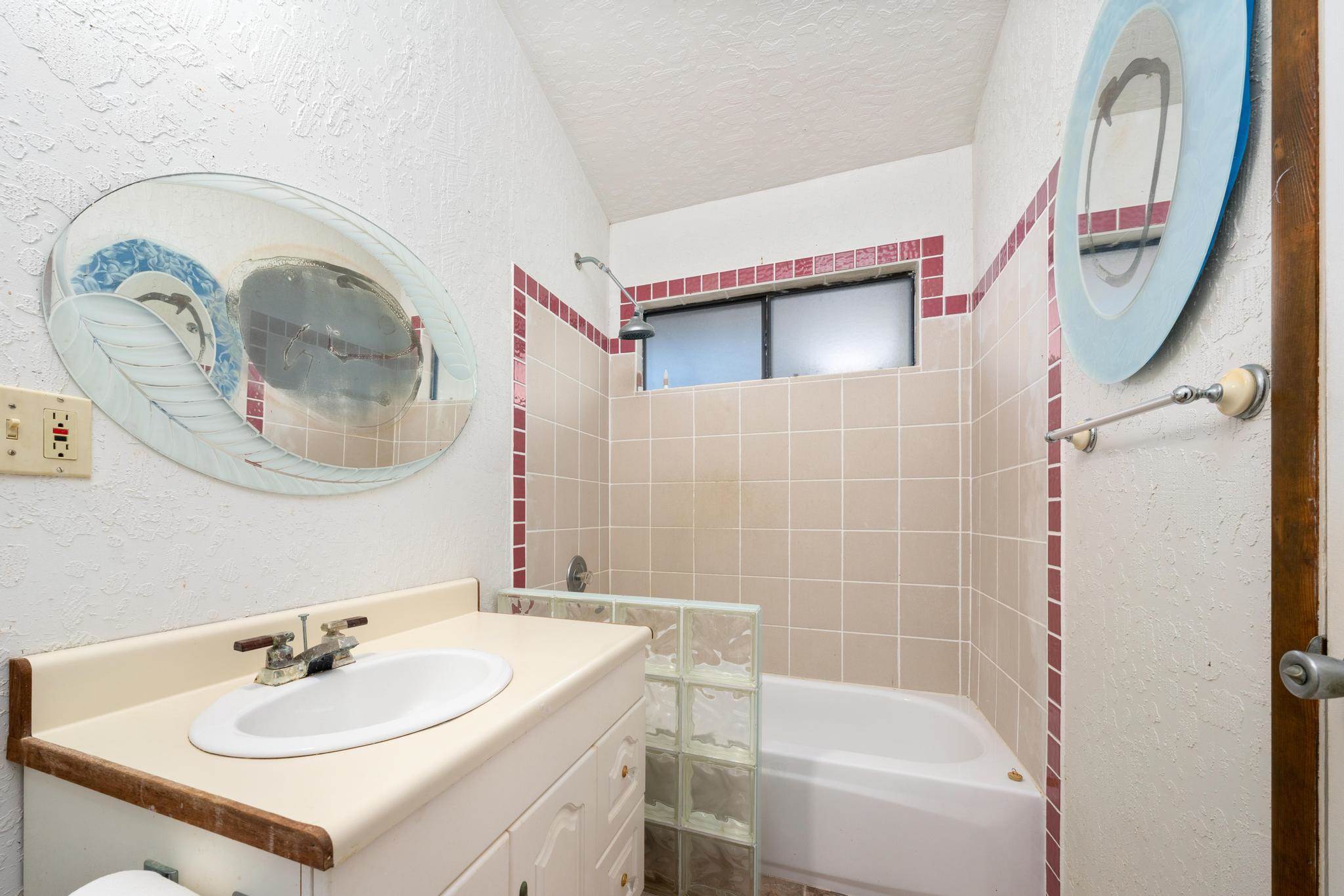 87-3205 Guava Rd, Captain Cook, HI 96704