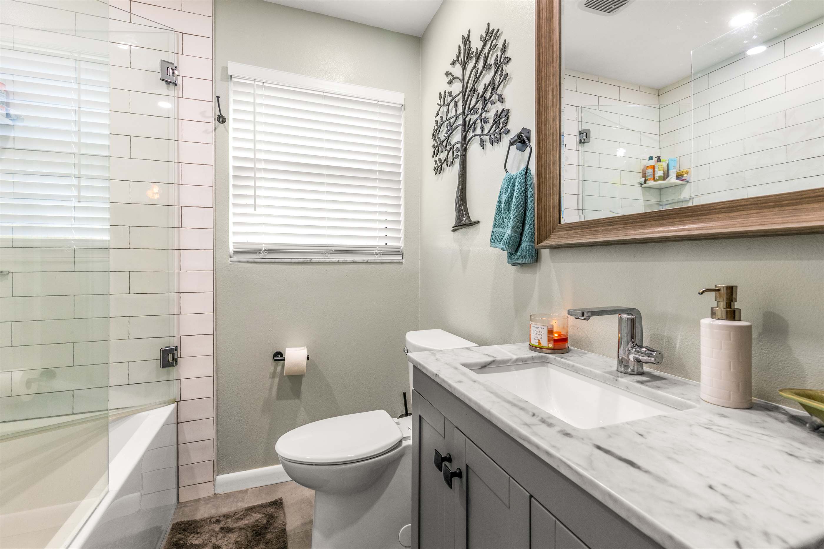 948 Alcazar Way S, St Petersburg, FL 33705