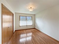 720 S Park Crest Dr, Freeport, IL 61032