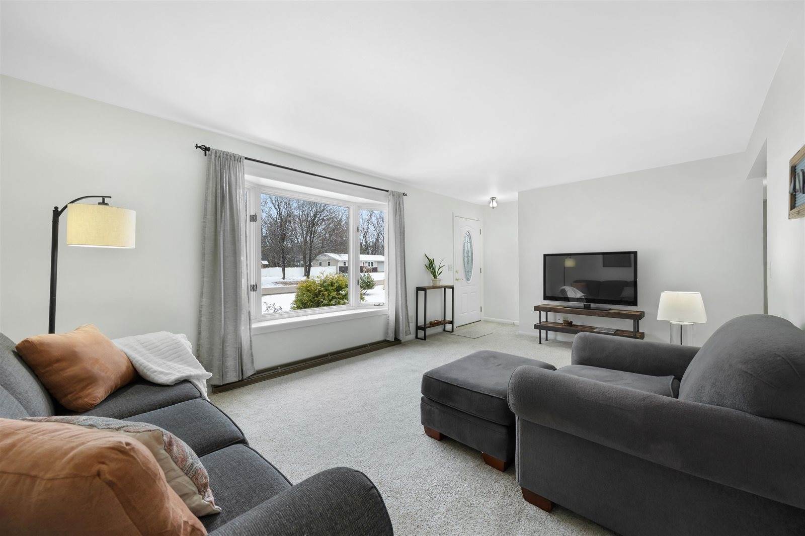 2341 Easlan Drive, Plover, WI 54467