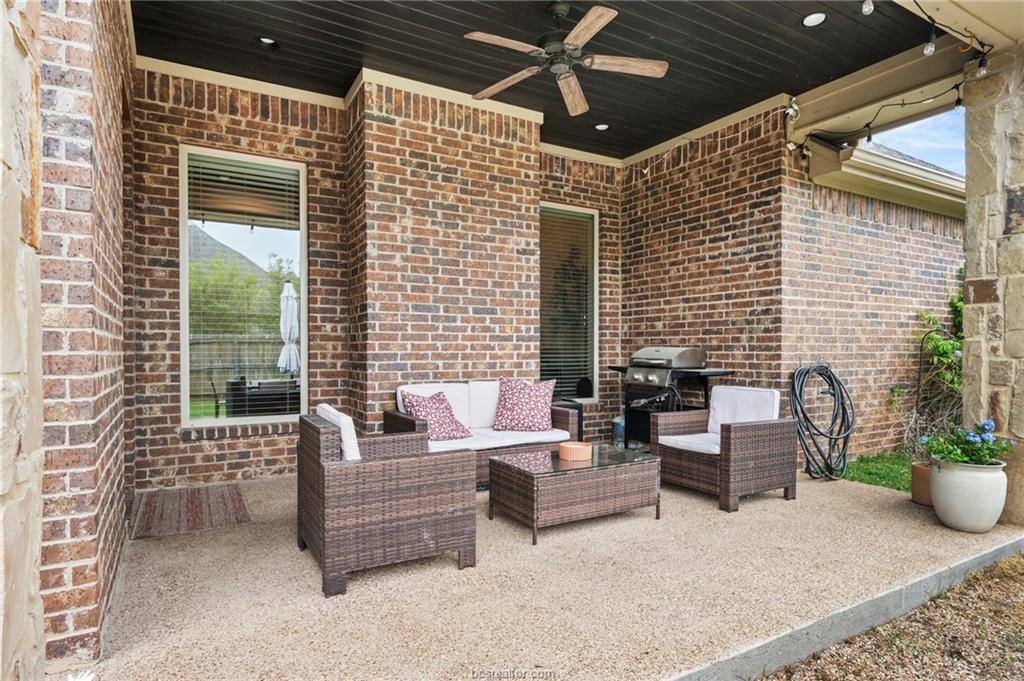 4006 Wild Creek Court, College Station, TX 77845