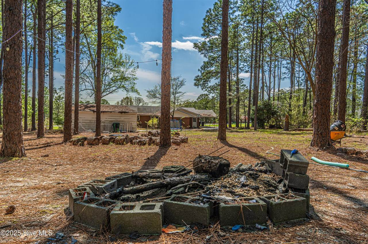 10395 Nc 211, Aberdeen, NC 28315