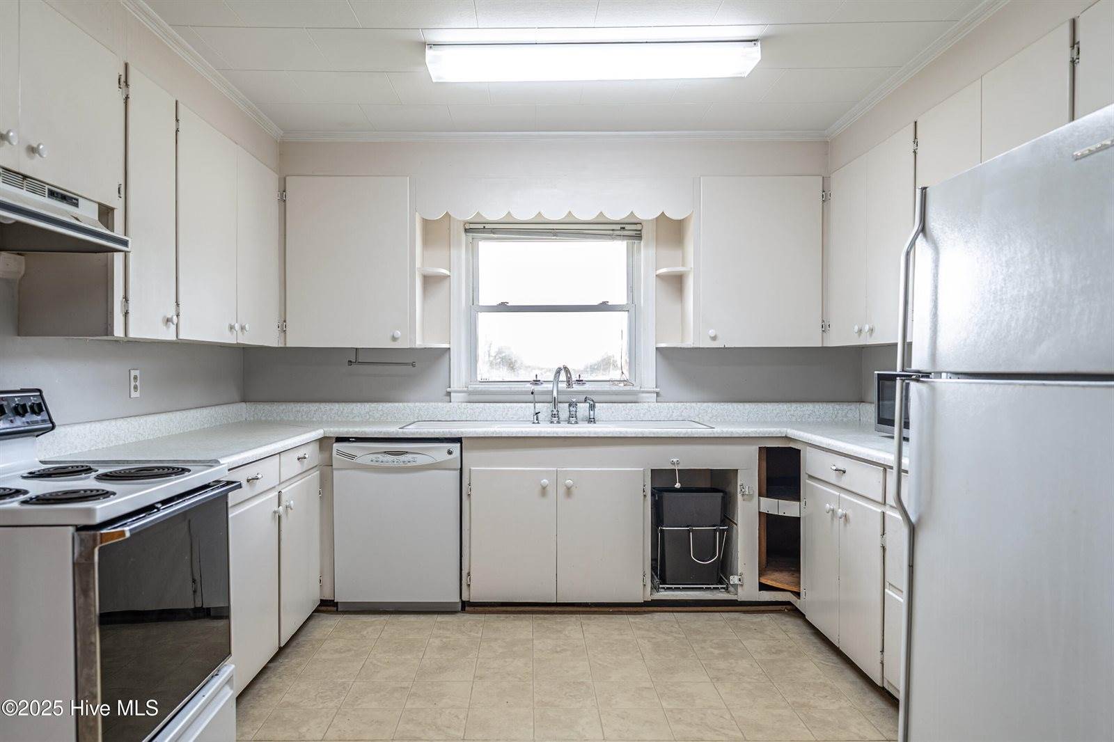 10395 Nc 211, Aberdeen, NC 28315