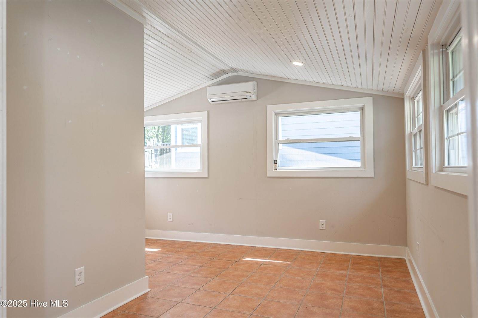 325 East Vermont Avenue, Southern Pines, NC 28387