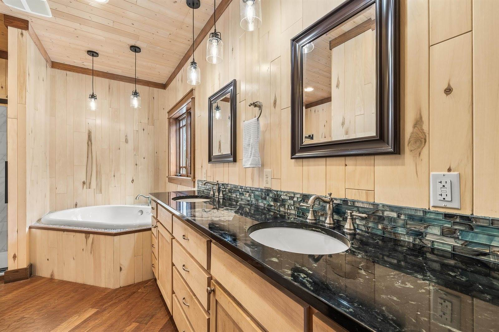 3853 County Road E, Junction City, WI 54443