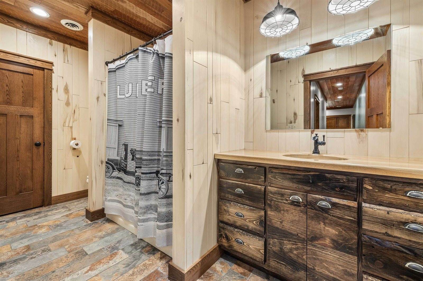 3853 County Road E, Junction City, WI 54443