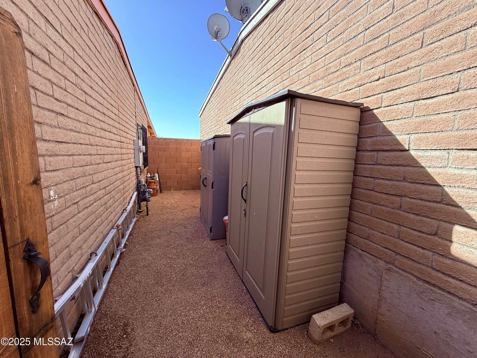 6917 North Northpoint Drive, Tucson, AZ 85741