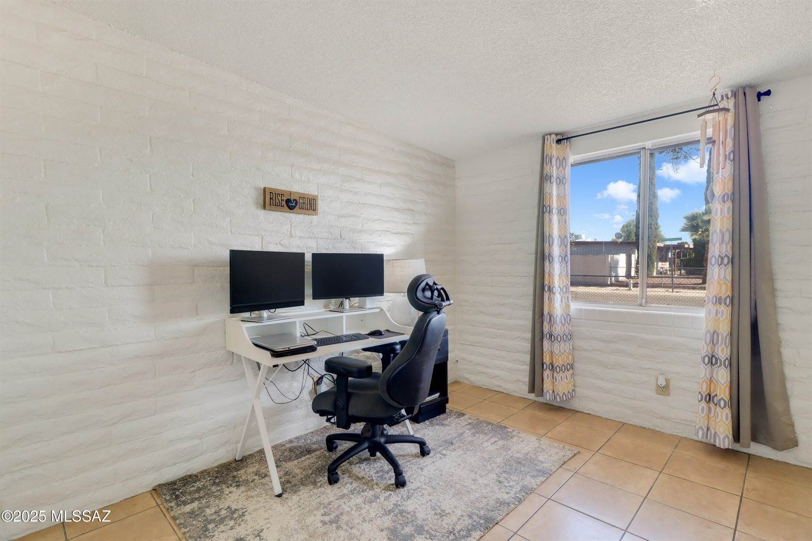 7231 East Pomegranate Street, Tucson, AZ 85730