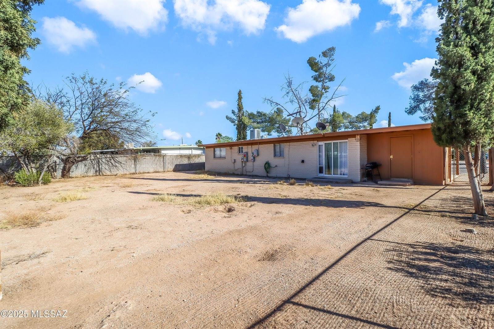 7231 East Pomegranate Street, Tucson, AZ 85730