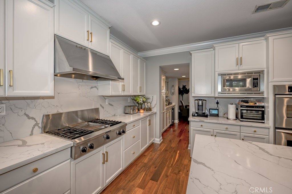 27045 Timberline Terrace, Valencia, CA 91381