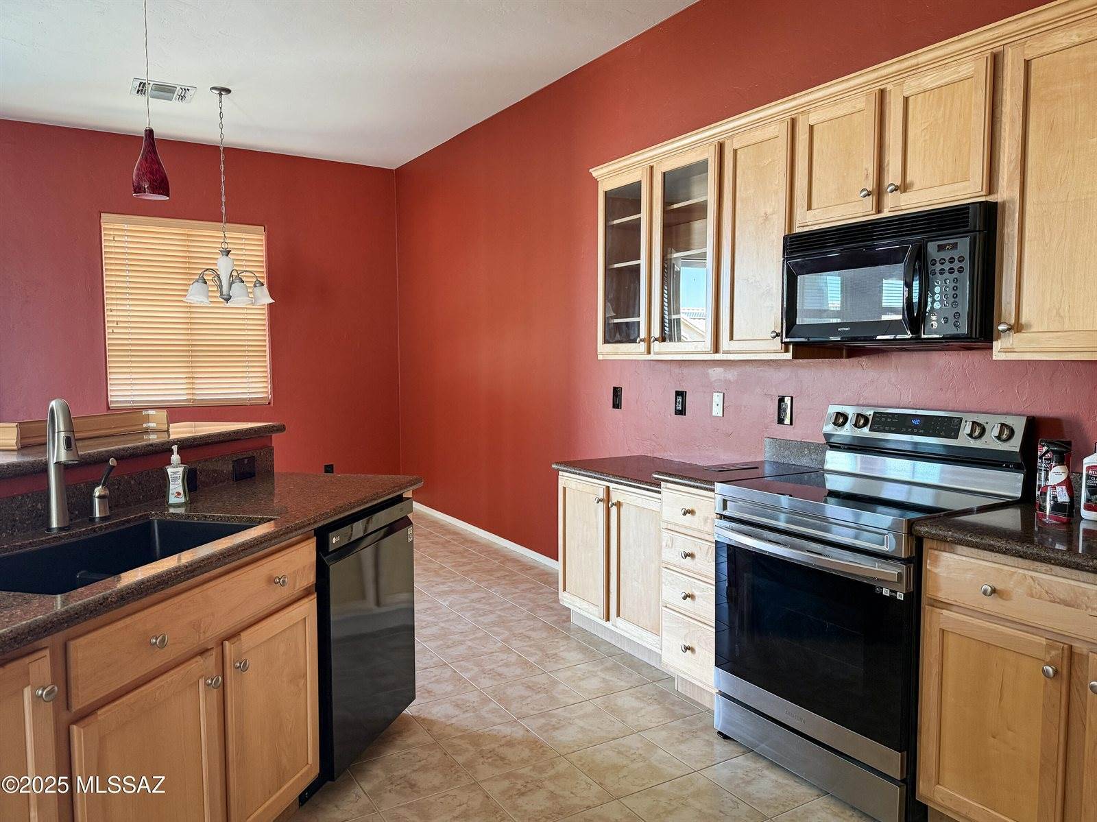 10495 East Heartleaf Willow Drive, Tucson, AZ 85747