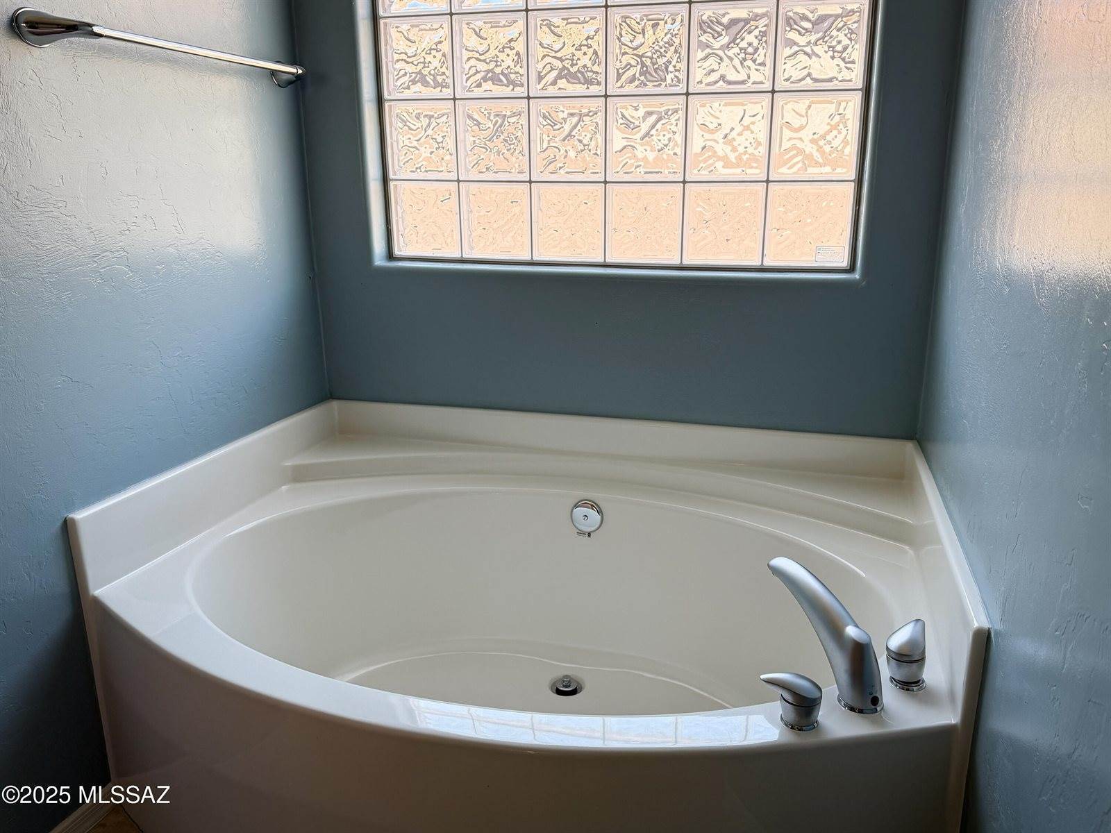 10495 East Heartleaf Willow Drive, Tucson, AZ 85747