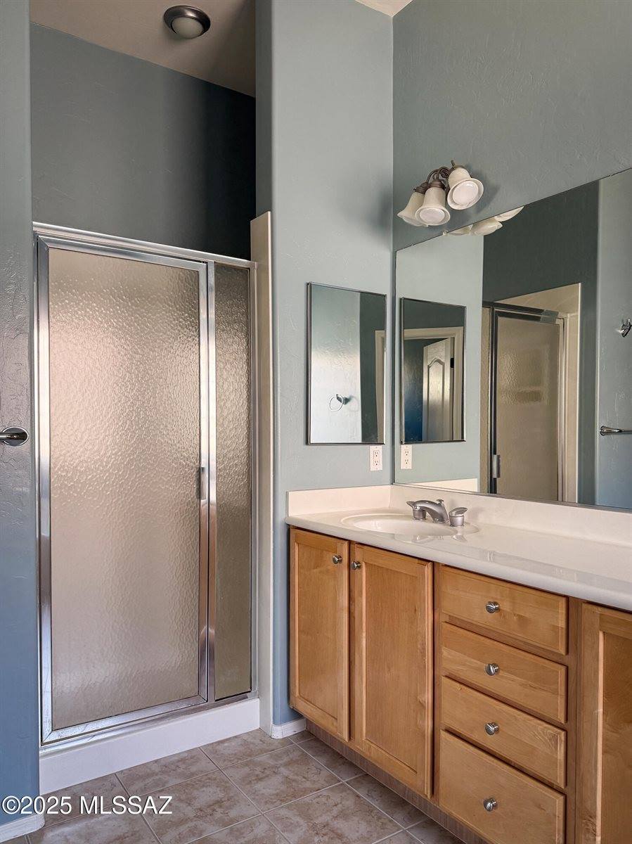 10495 East Heartleaf Willow Drive, Tucson, AZ 85747