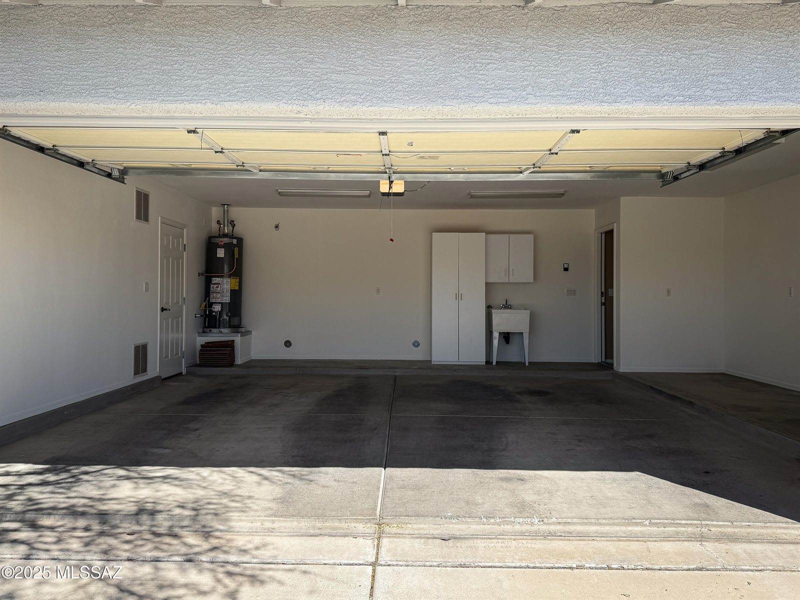 10495 East Heartleaf Willow Drive, Tucson, AZ 85747