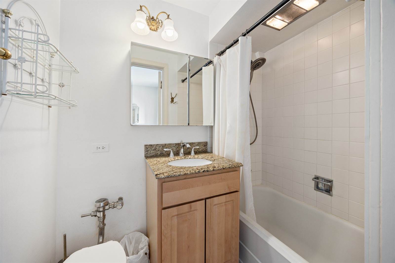 257 East Delaware Place, #7C, Chicago, IL 60611