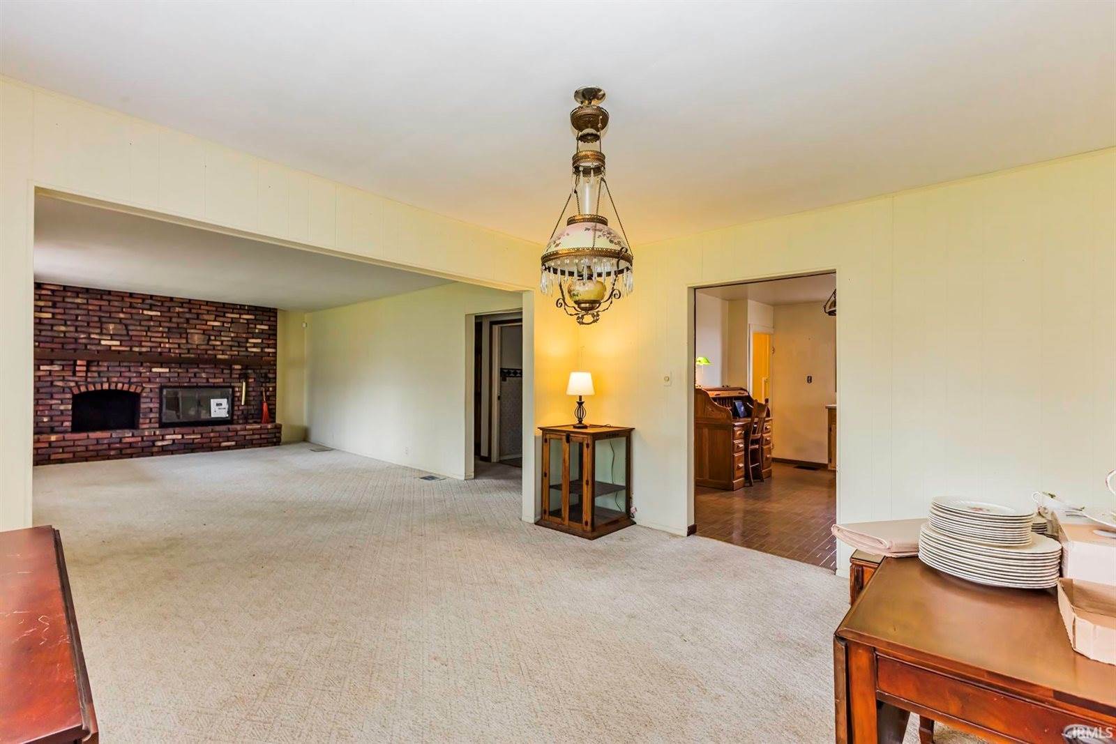 411 & 415 S County Road 550 E, Selma, IN 47383