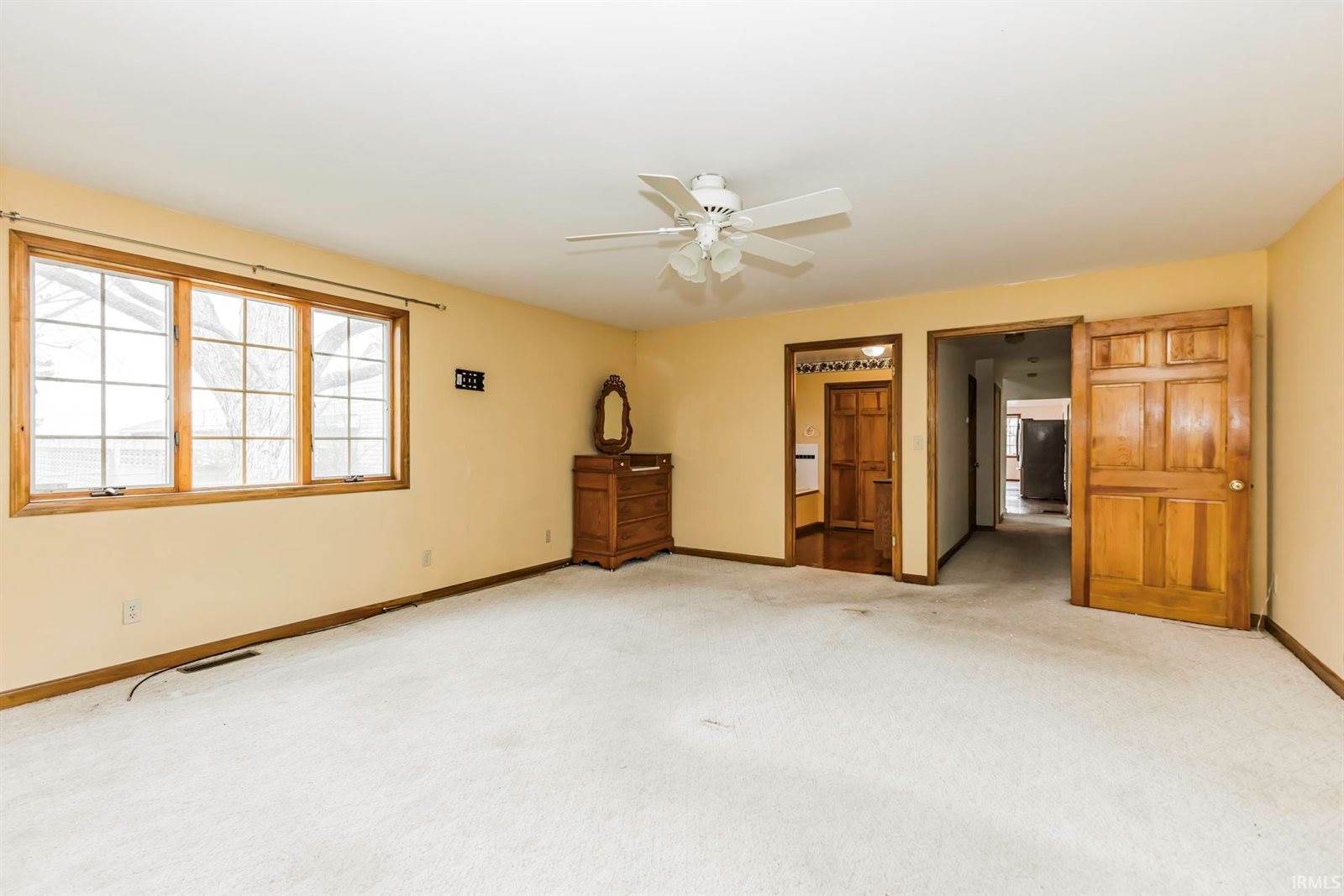 411 & 415 S County Road 550 E, Selma, IN 47383