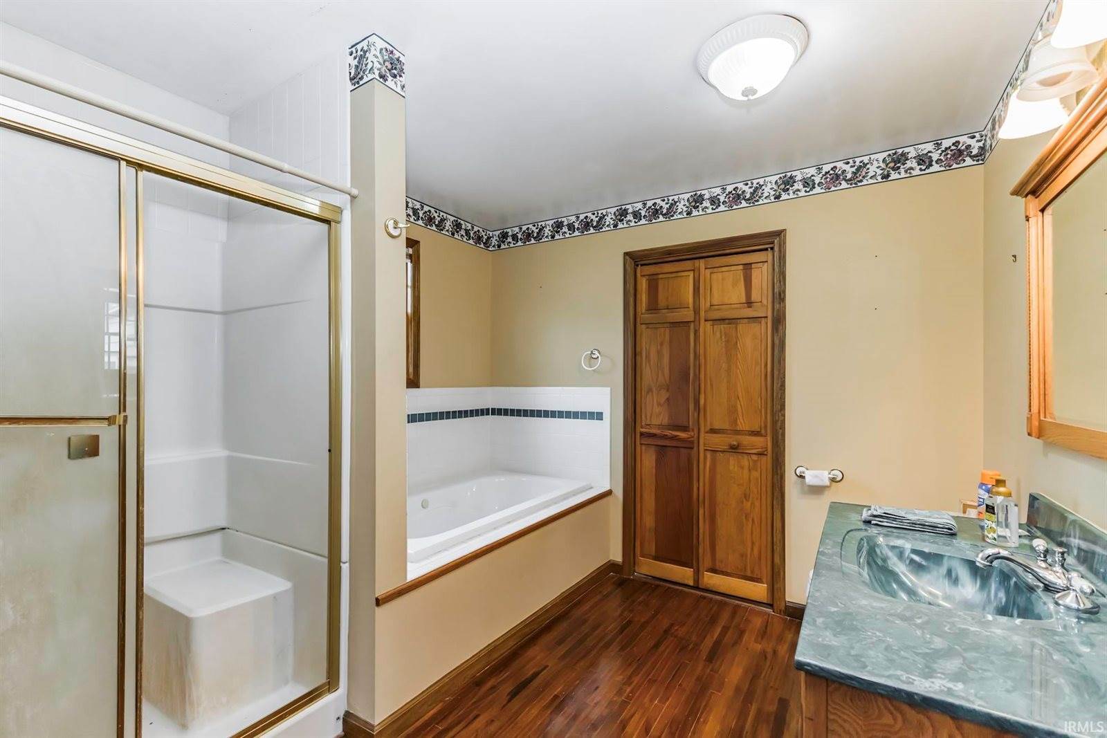 411 & 415 S County Road 550 E, Selma, IN 47383