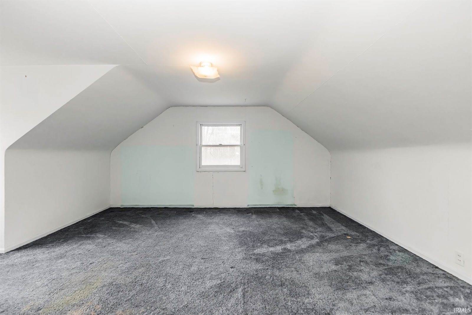 411 & 415 S County Road 550 E, Selma, IN 47383