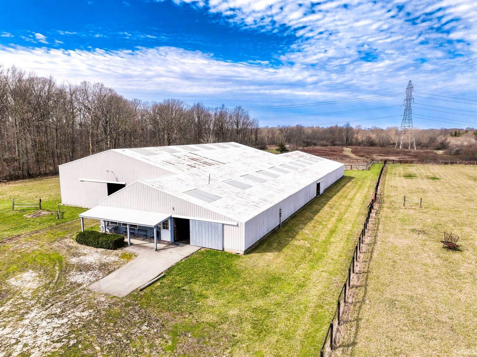 411 & 415 S County Road 550 E, Selma, IN 47383