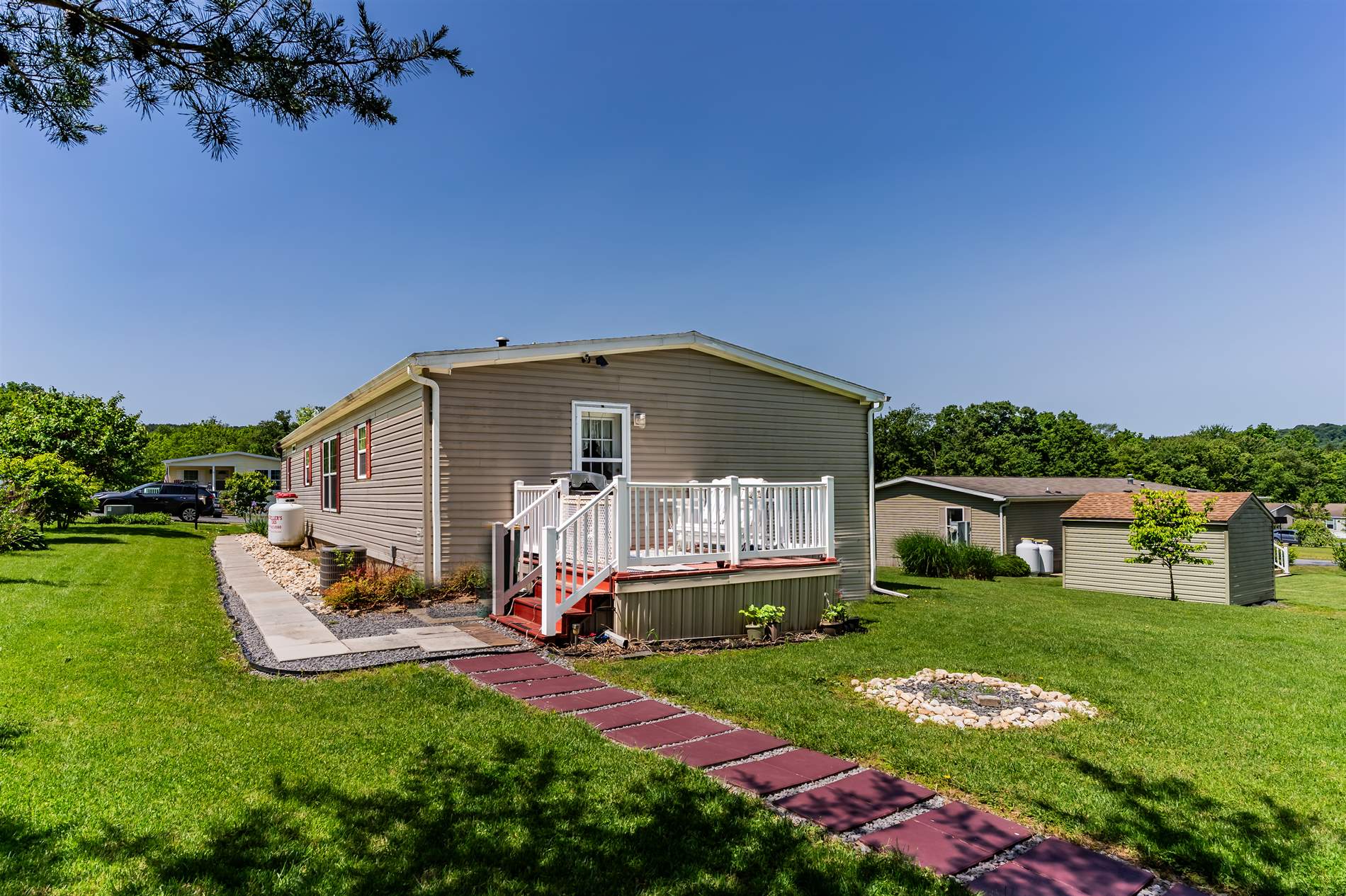 45 Meadowview Drive, New Bloomfield, PA 17068