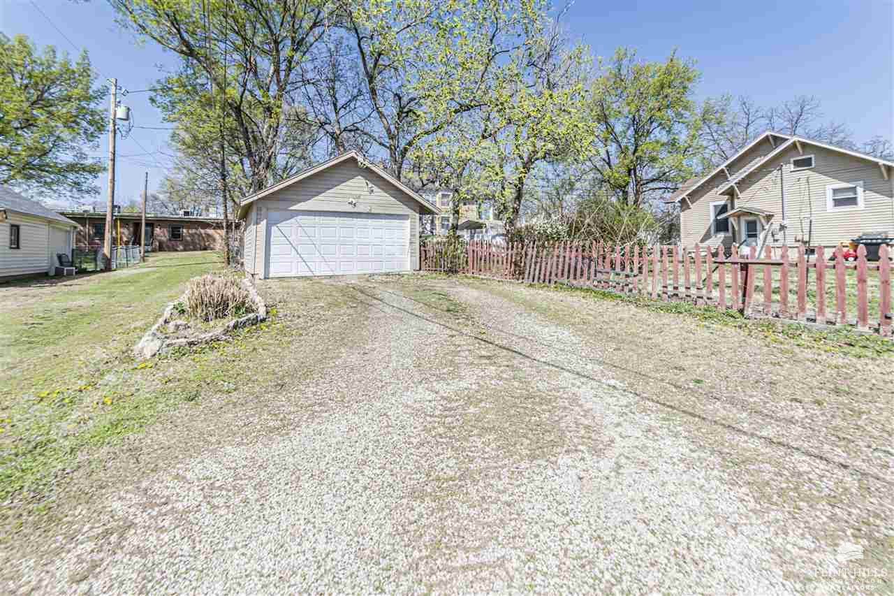 403 West Walnut Street, Junction City, KS 66441