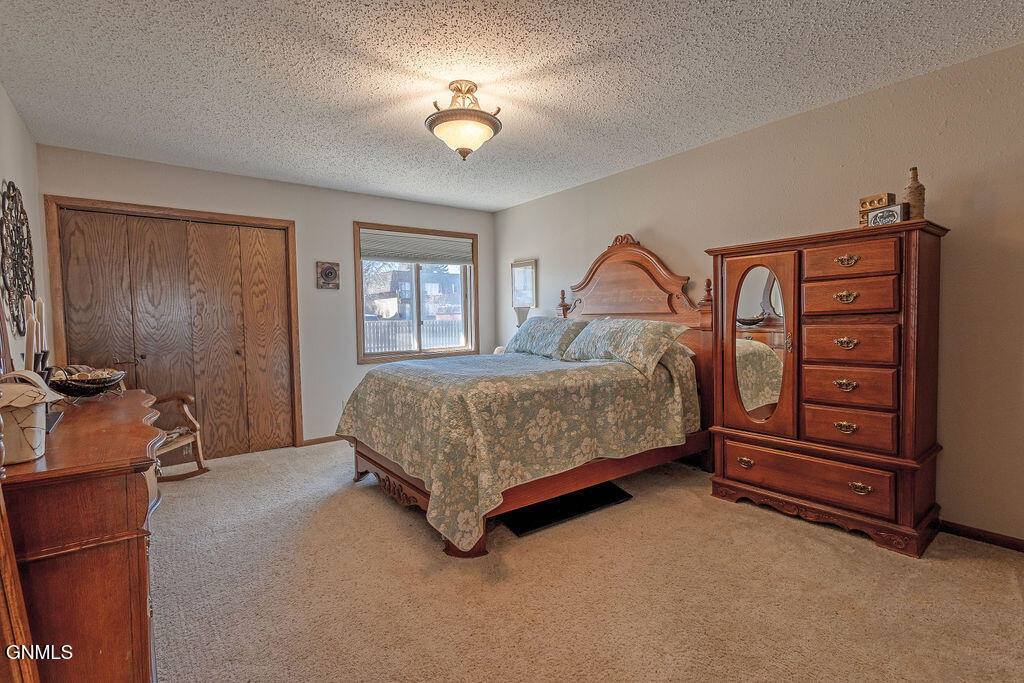 1117 7th Avenue East, Williston, ND 58801