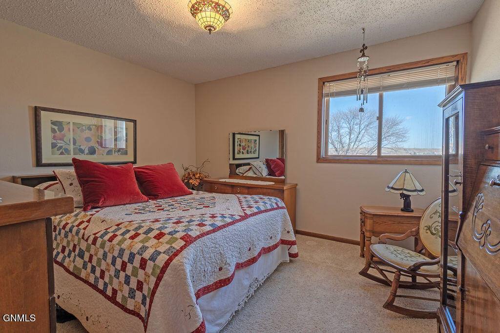 1117 7th Avenue East, Williston, ND 58801