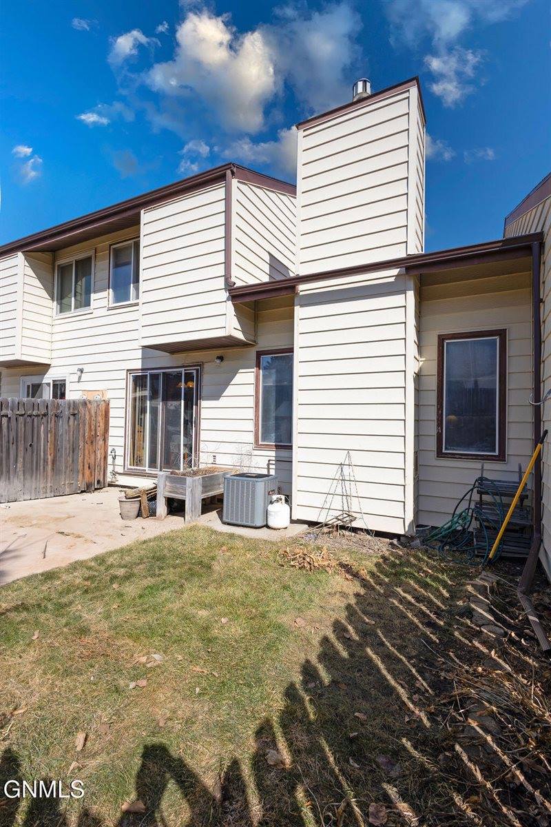 1117 7th Avenue East, Williston, ND 58801