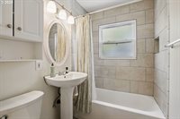 2005 SE 88TH Ave, Portland, OR 97216