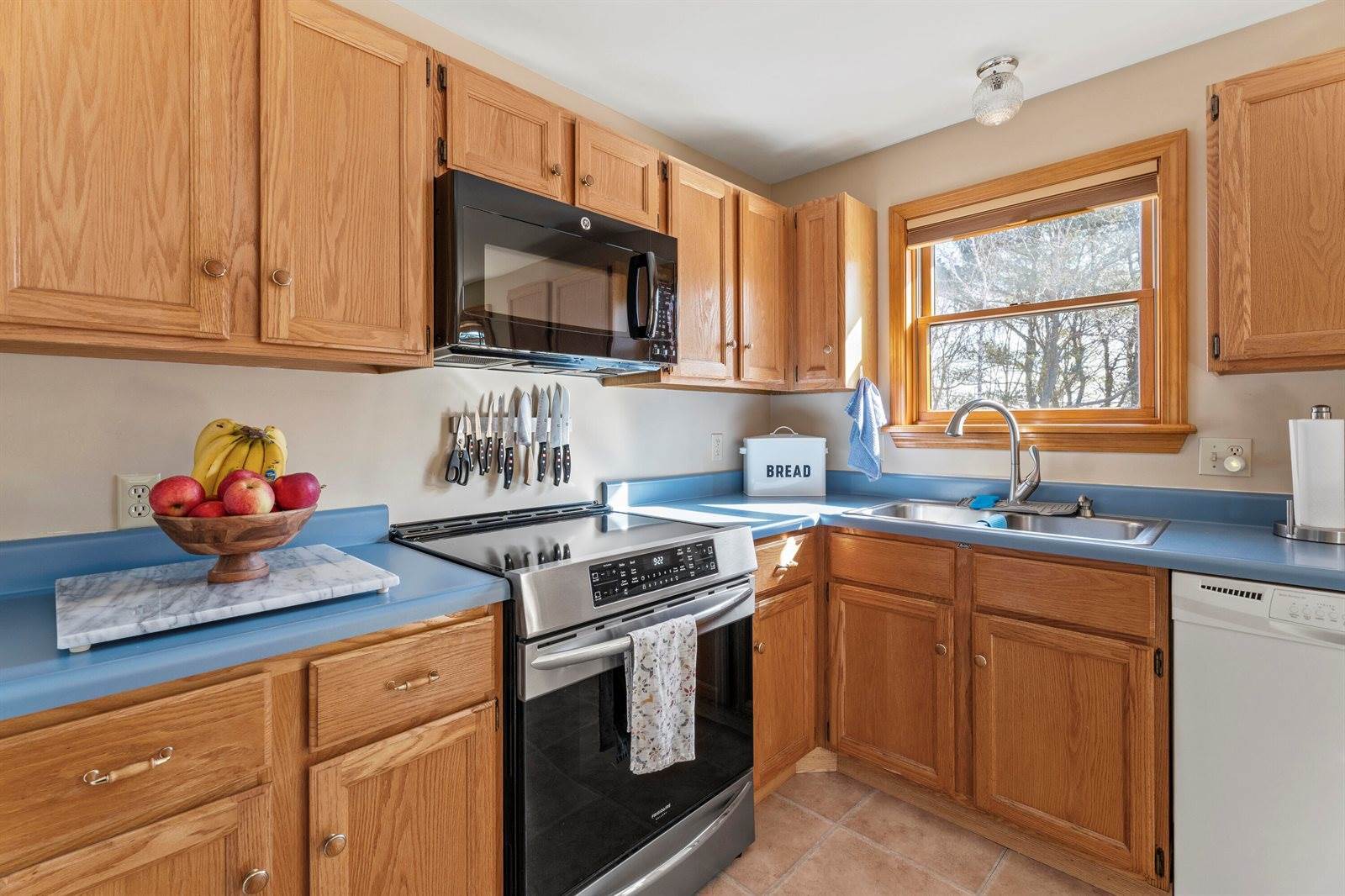 24 Vista Way, Glenburn, ME 04401