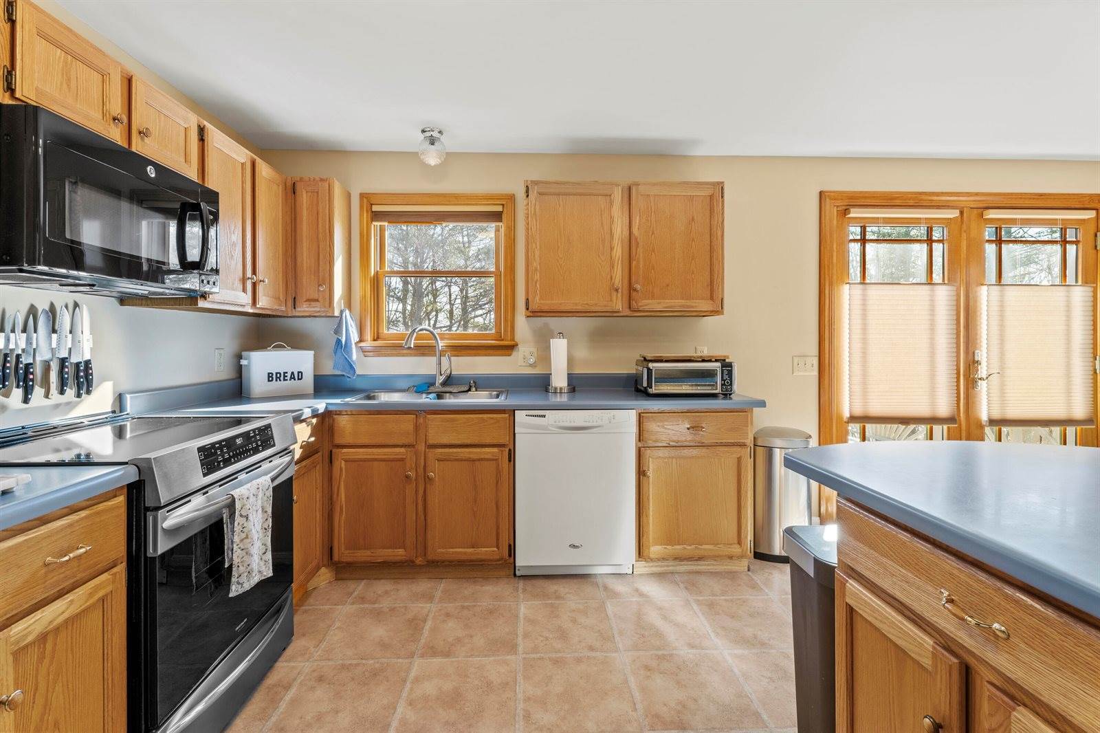 24 Vista Way, Glenburn, ME 04401