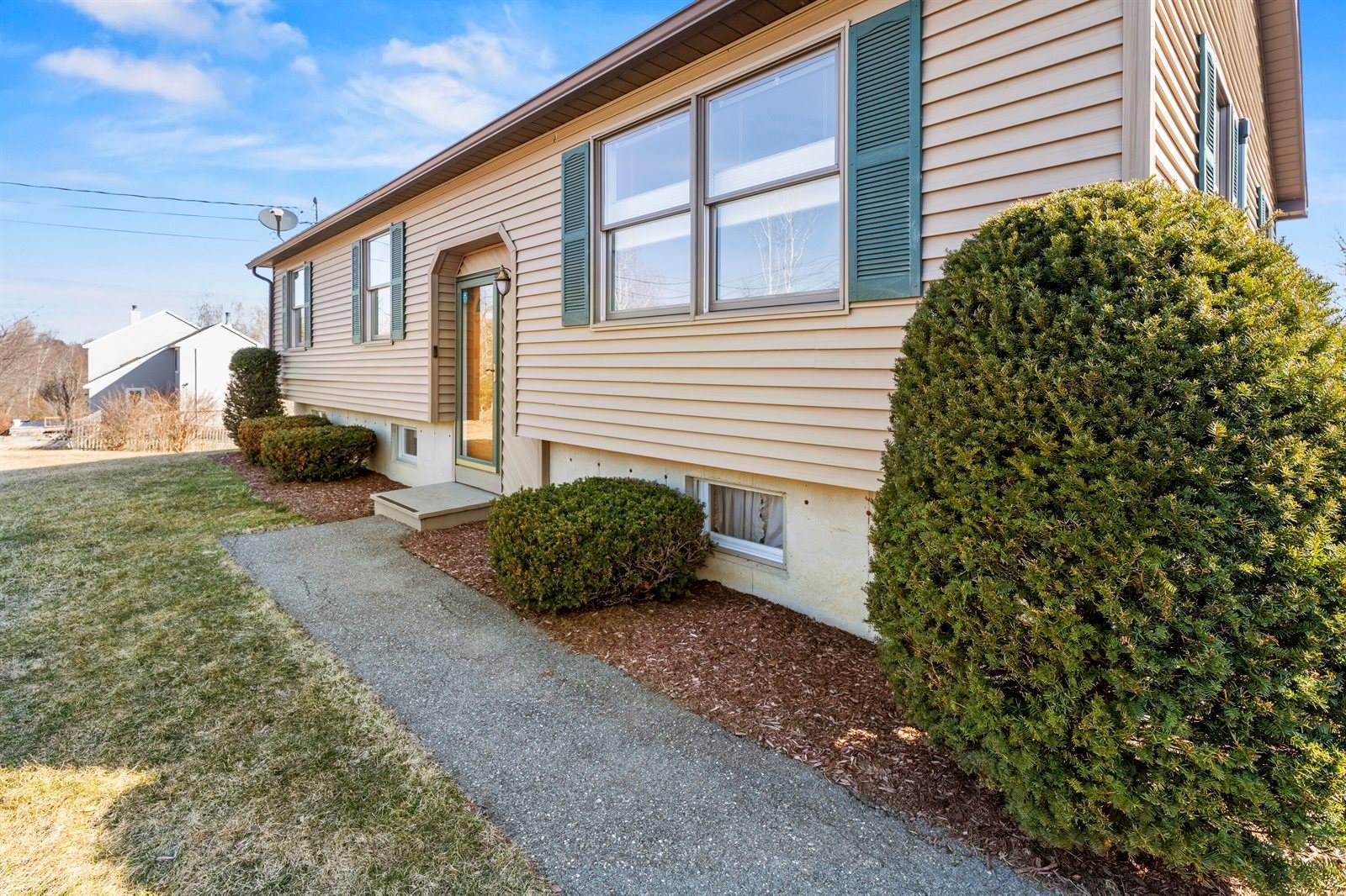 24 Vista Way, Glenburn, ME 04401
