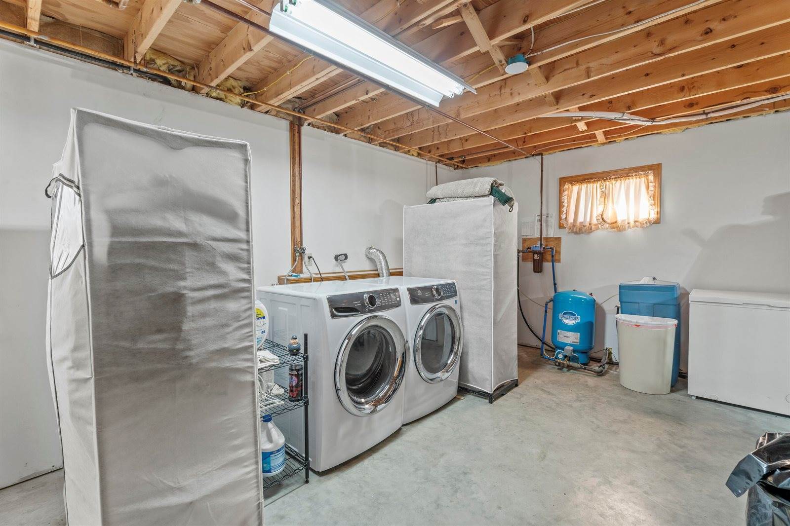 24 Vista Way, Glenburn, ME 04401