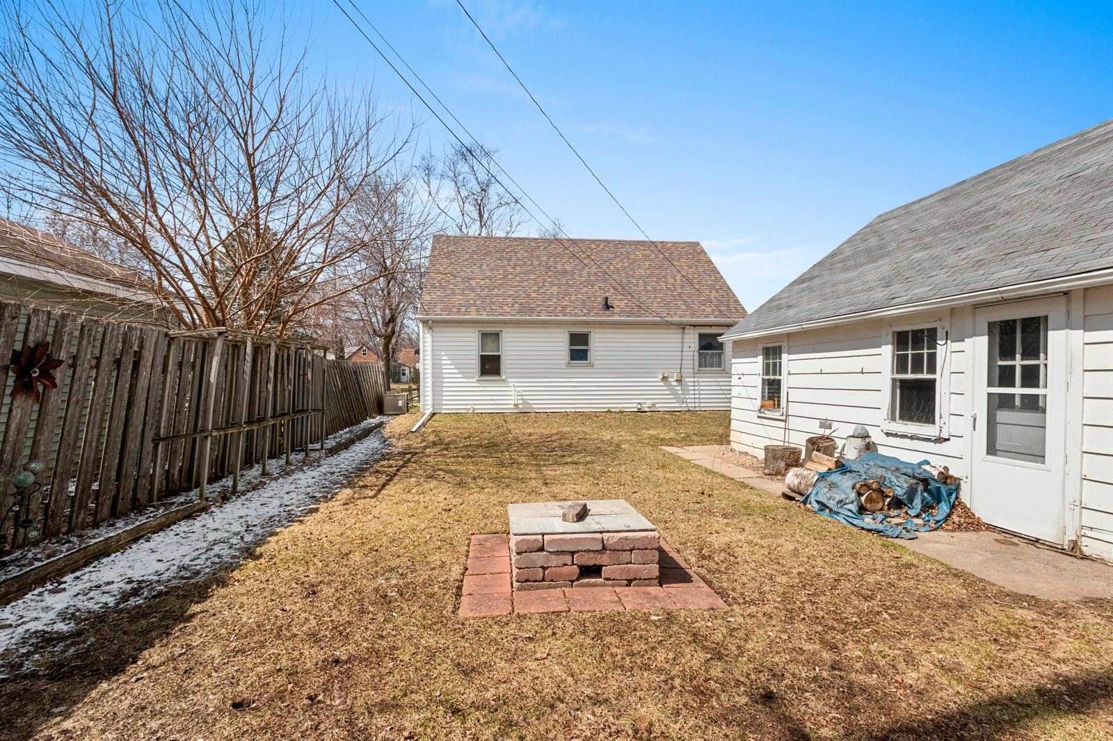 2002 North Clark Street, Appleton, WI 54911