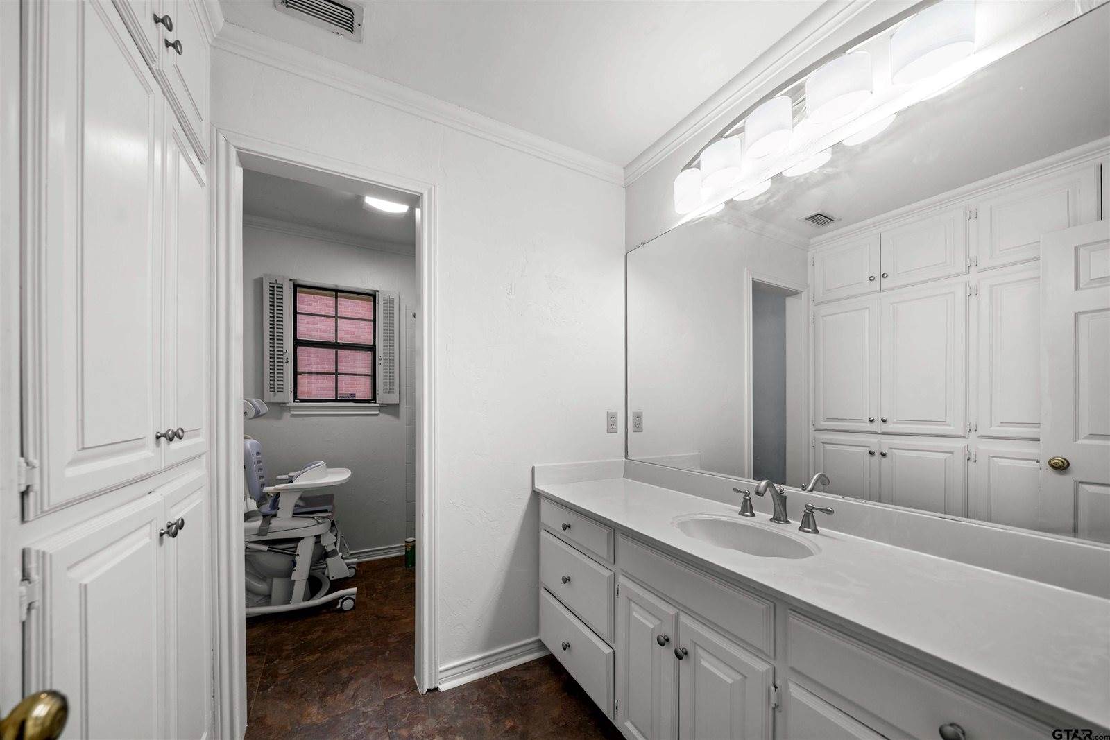 1261 Luann Lane, Tyler, TX 75703