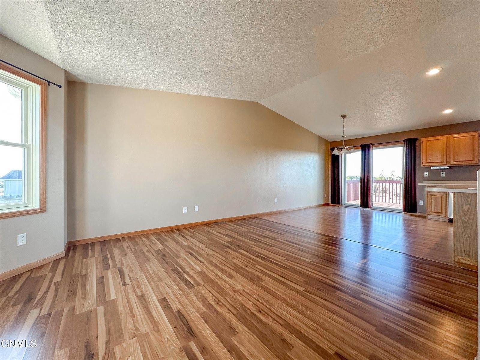 7119 Rock Creek Road, Bismarck, ND 58503