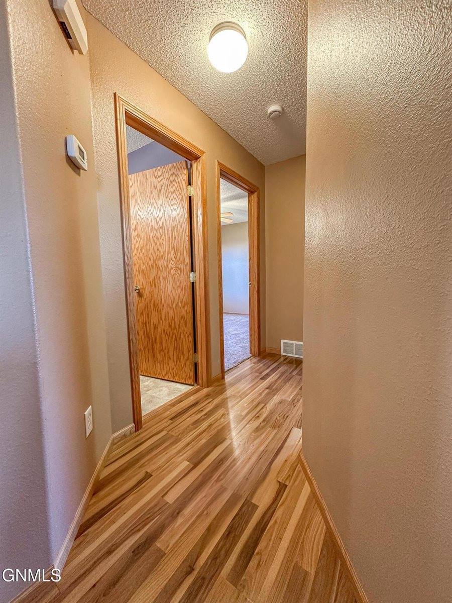 7119 Rock Creek Road, Bismarck, ND 58503