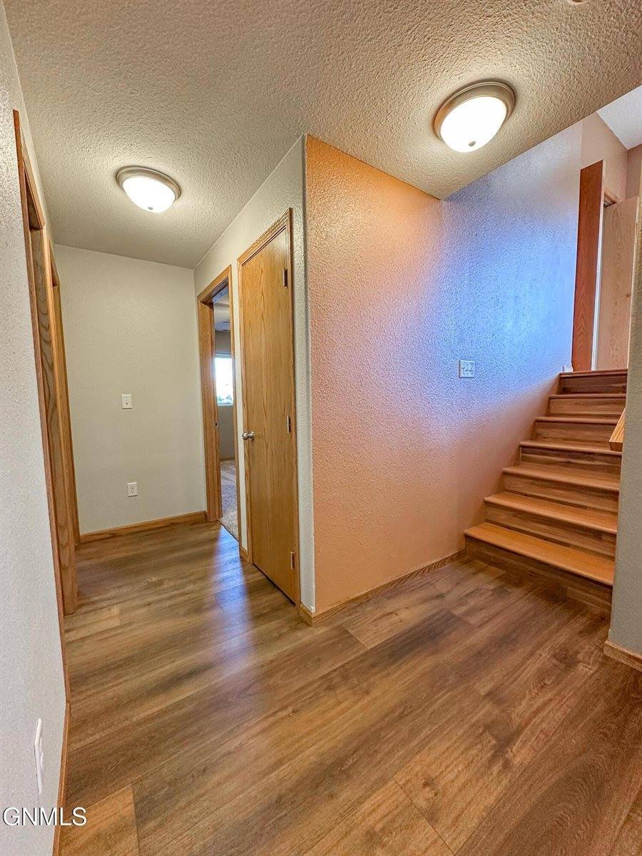 7119 Rock Creek Road, Bismarck, ND 58503