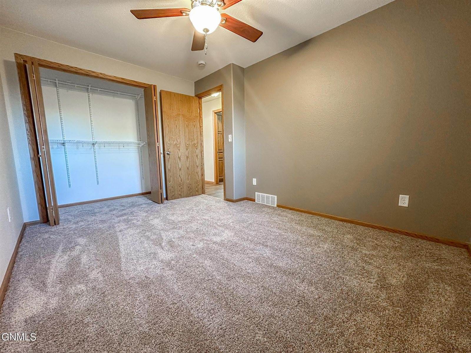 7119 Rock Creek Road, Bismarck, ND 58503