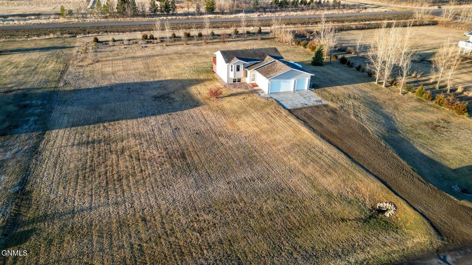 7119 Rock Creek Road, Bismarck, ND 58503