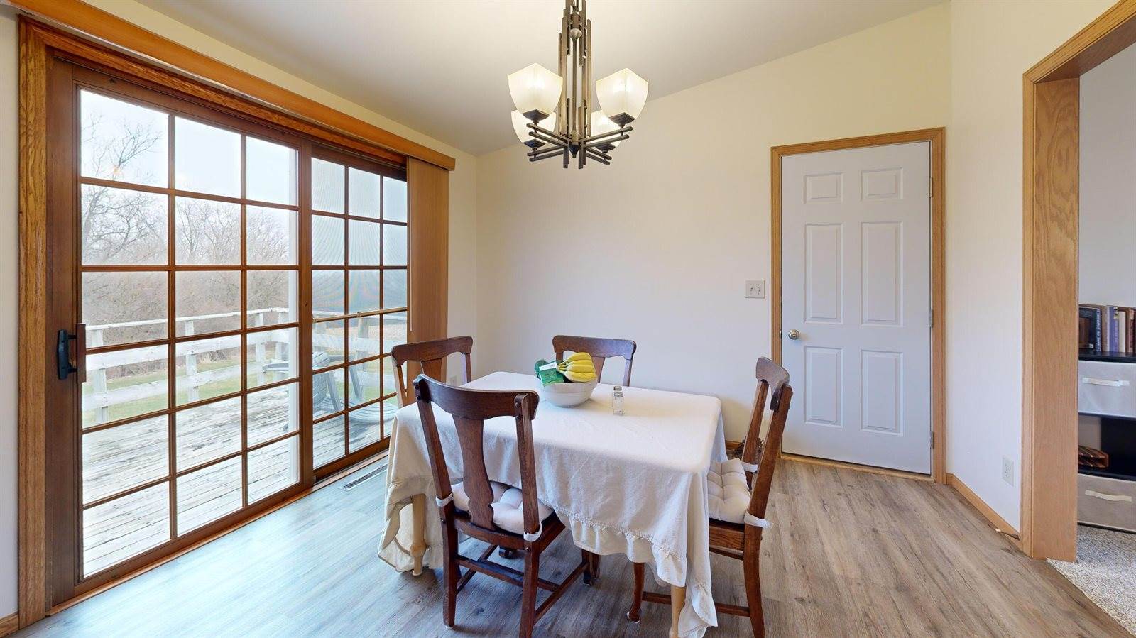 E7911 Green Acres Rd, Viroqua, WI 54665