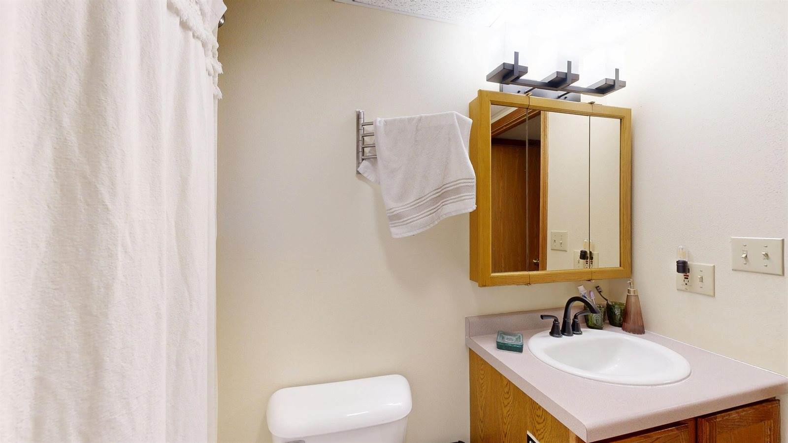 E7911 Green Acres Rd, Viroqua, WI 54665