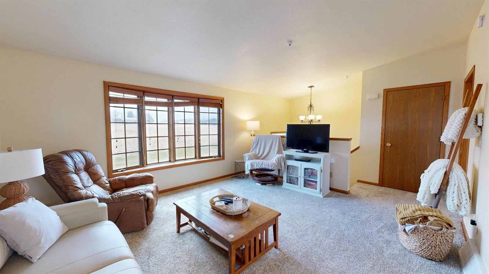 E7911 Green Acres Rd, Viroqua, WI 54665