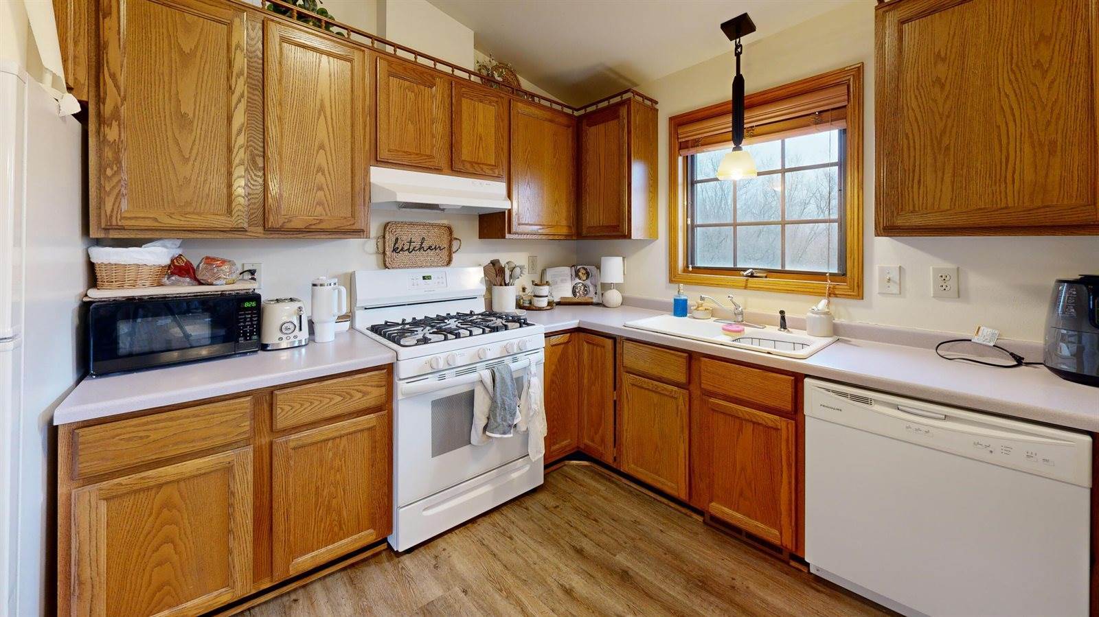 E7911 Green Acres Rd, Viroqua, WI 54665