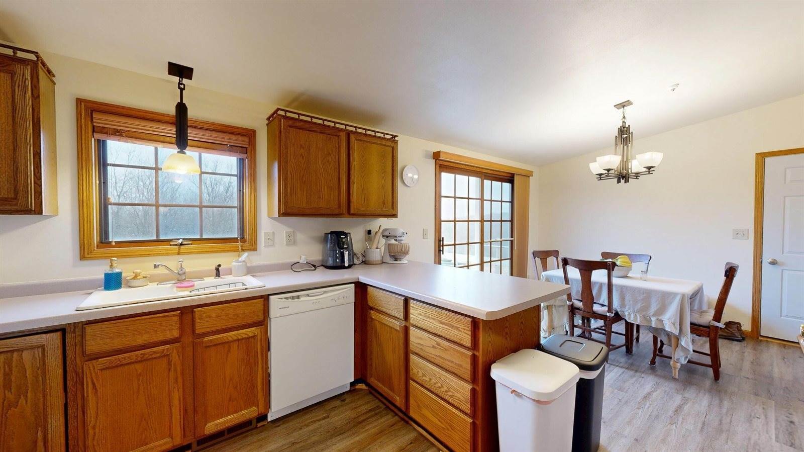 E7911 Green Acres Rd, Viroqua, WI 54665