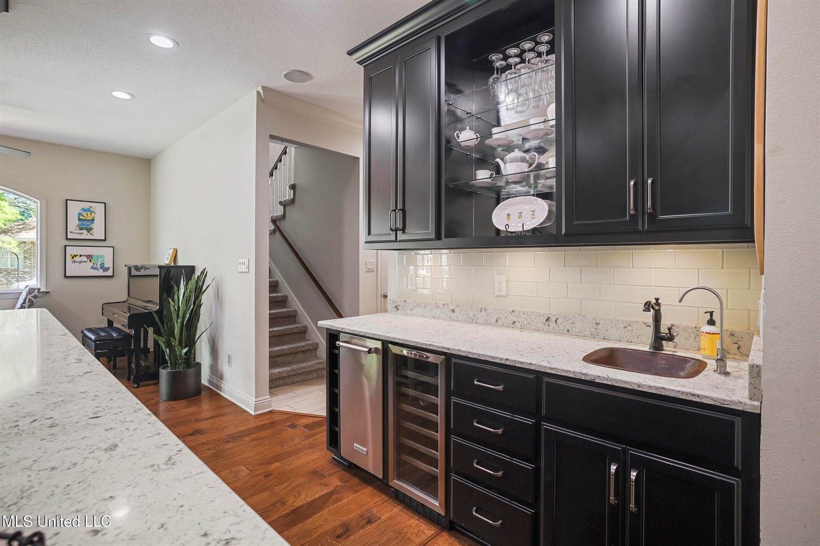 3823 Versailles Court, Ocean Springs, MS 39564