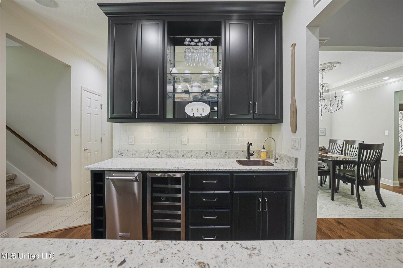 3823 Versailles Court, Ocean Springs, MS 39564