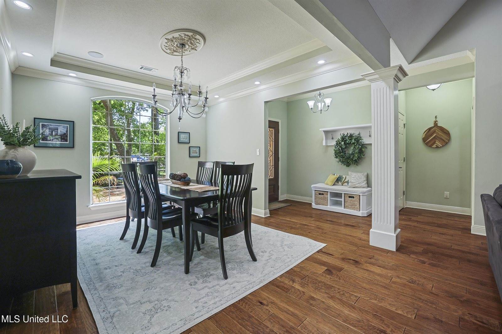 3823 Versailles Court, Ocean Springs, MS 39564
